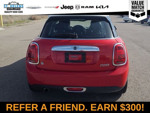 Used 2019 MINI Cooper 4-Door Hardtop w/ Premium Package FWD image 5