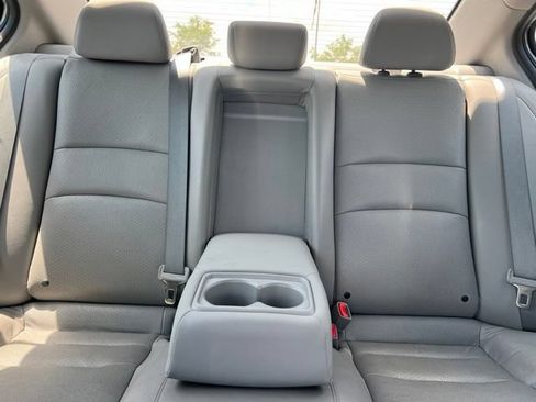 Used 2017 Honda Accord EX-L image 32