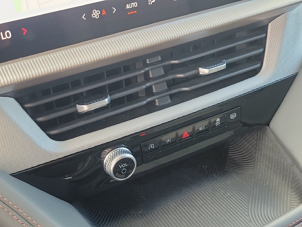 Used 2026 Ford Explorer Active RWD image 25