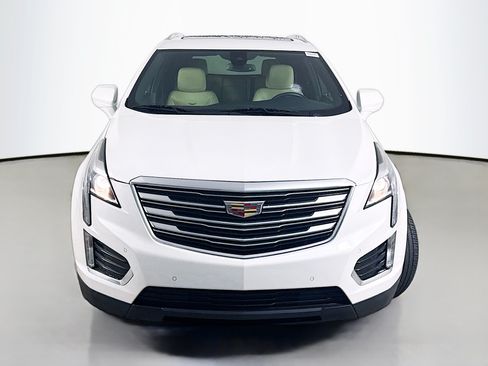 Used 2018 Cadillac XT5 Luxury w/ Driver Awareness Package FWD image 2