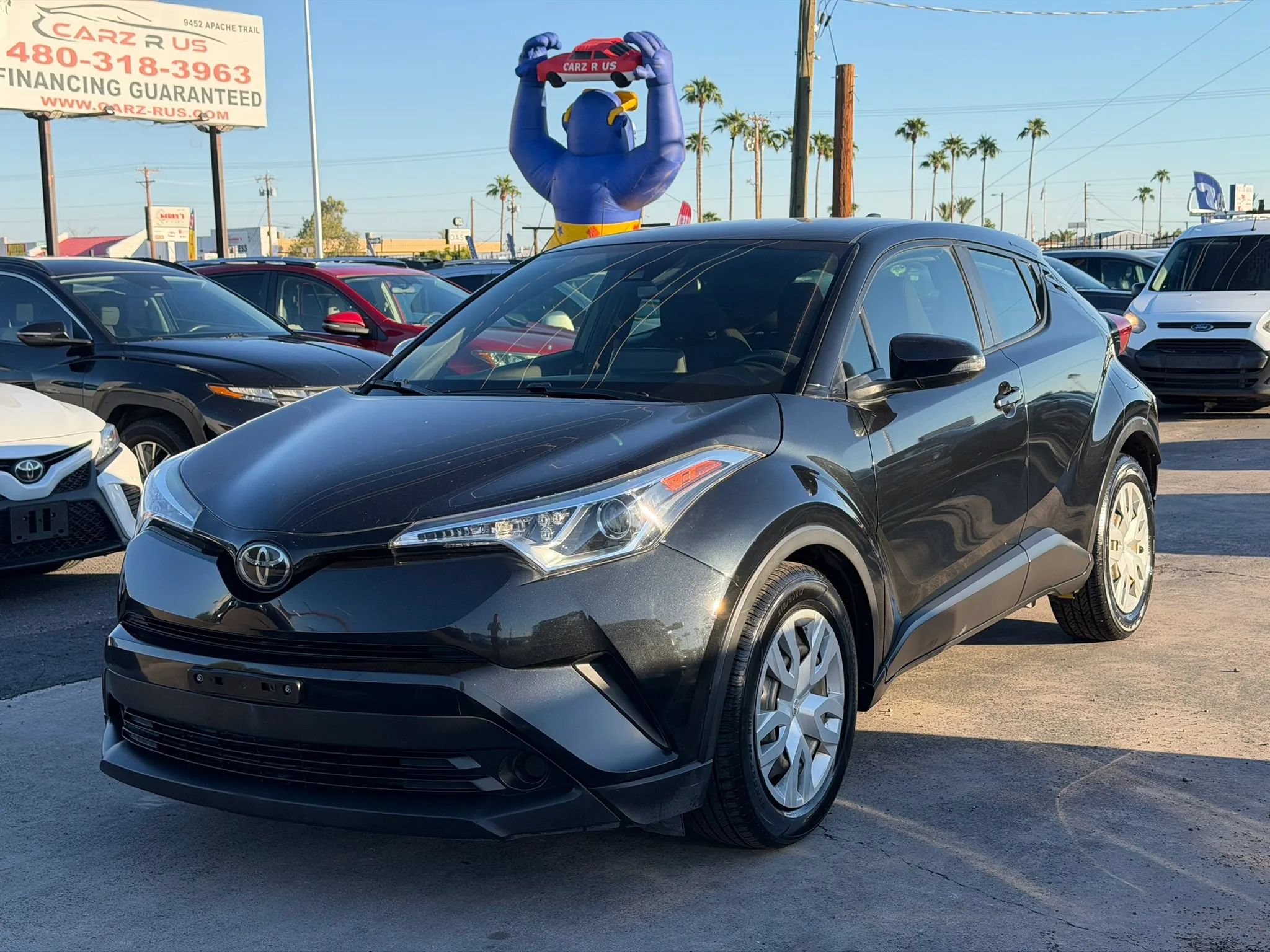 Used 2019 Toyota C-HR LE FWD image 1