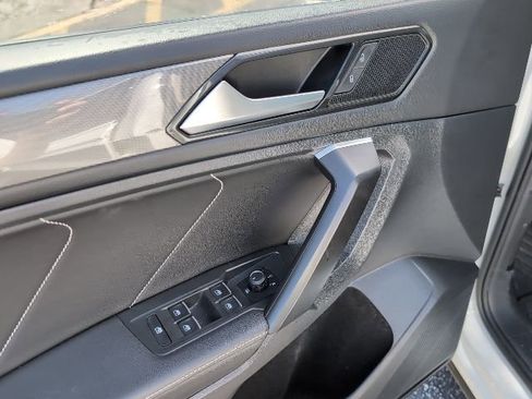 Used 2022 Volkswagen Tiguan SE image 23