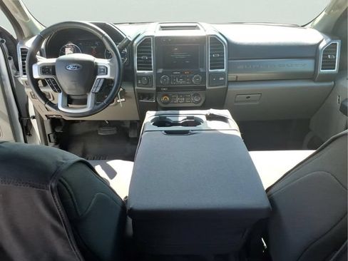 Used 2017 Ford F350 XLT w/ XLT Premium Package AWD/4WD image 11