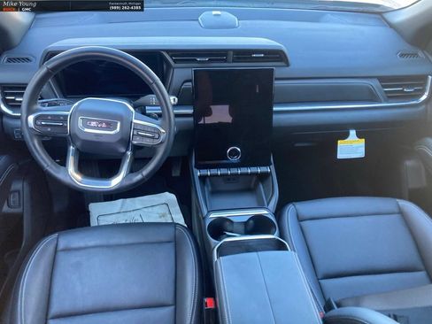 Used 2025 GMC Terrain Elevation w/ Elevation Premium Package AWD/4WD image 14