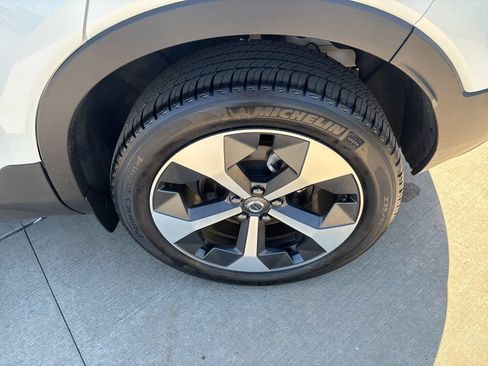 Certified 2026 Volvo XC40 B5 Plus AWD/4WD image 14