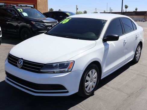 Used 2016 Volkswagen Jetta S image 3