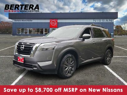New 2025 Nissan Pathfinder SV w/ SV Premium Package
