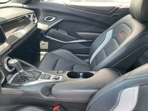Used 2020 Chevrolet Camaro SS RWD image 21