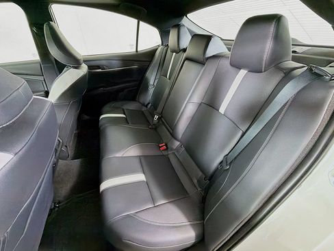 Used 2025 Toyota Camry SE w/ Convenience Package AWD/4WD image 19