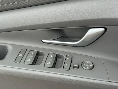 Used 2024 Hyundai Elantra SEL image 24