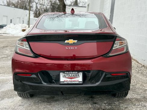 Used 2017 Chevrolet Volt LT w/ Comfort Package FWD image 7