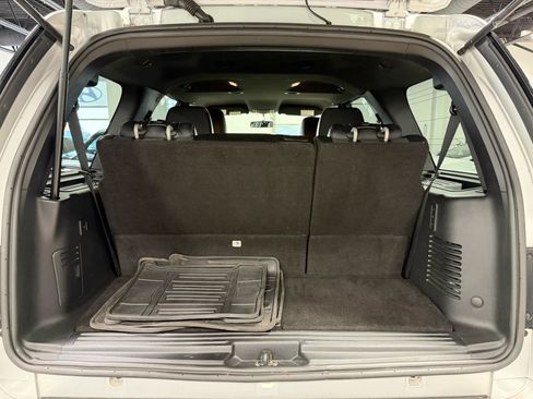Used 2017 Ford Expedition XLT w/ Equipment Group 202A AWD/4WD image 31