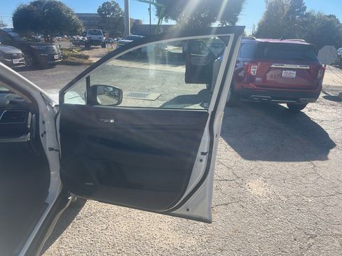 Used 2019 Subaru Outback 2.5i Limited image 25