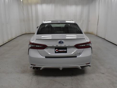 Used 2022 Toyota Camry XSE w/ Cold Weather Package image 6