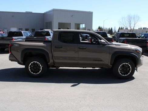 New 2026 Toyota Tacoma TRD Off-Road AWD/4WD image 4
