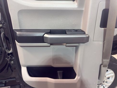 Used 2017 Ford F250 XLT w/ FX4 Off-Road Package image 27