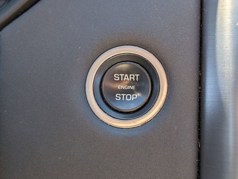 Used 2020 Land Rover Discovery Landmark AWD/4WD image 30