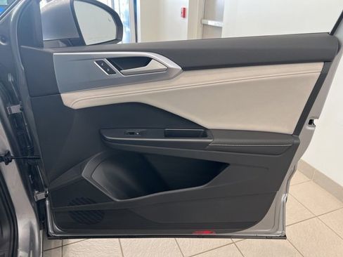 New 2025 Volkswagen Taos SE image 23