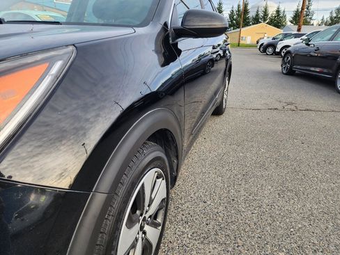 Used 2018 Kia Niro LX image 31