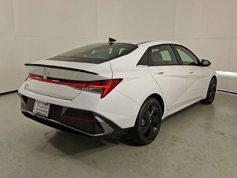 New 2026 Hyundai Elantra SEL Sport Premium FWD image 6