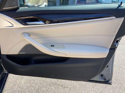 Used 2021 BMW 530i xDrive w/ Premium Package AWD/4WD image 28