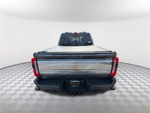 Used 2024 Ford F250 Platinum w/ FX4 Off-Road Package image 6