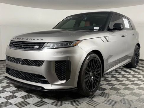 Used 2024 Land Rover Range Rover Sport AWD/4WD image 2