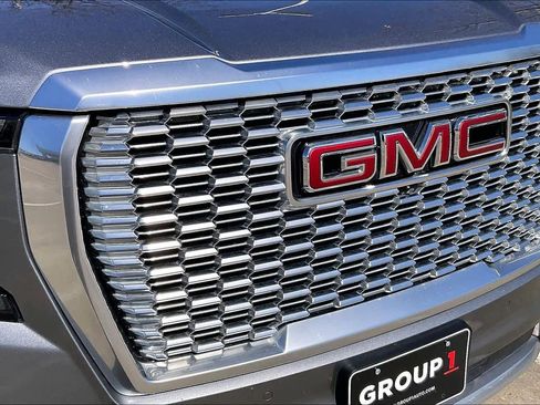 Used 2022 GMC Yukon XL Denali image 28