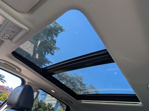 Certified 2021 Nissan Titan SL w/ Moonroof Package image 23