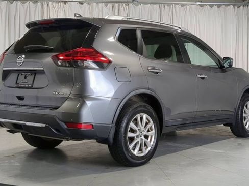 Used 2017 Nissan Rogue SV AWD/4WD image 10