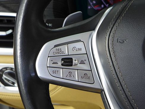 Used 2021 BMW 740i 740i w/ Premium Package image 29