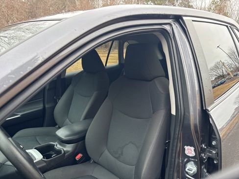 Used 2024 Toyota RAV4 LE image 17