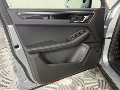 New 2026 Porsche Macan image 26