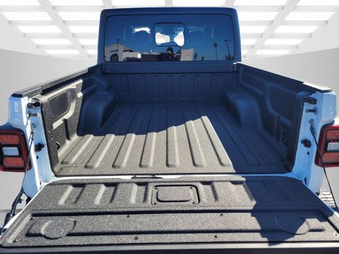 New 2025 Jeep Gladiator Rubicon w/ Convenience Group image 7