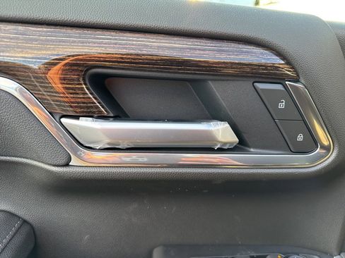 New 2026 GMC Sierra 1500 Elevation image 23