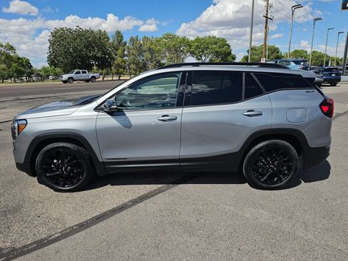 Used 2023 GMC Terrain SLT w/ Tech Package FWD image 2
