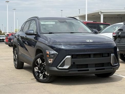 Used 2024 Hyundai Kona SEL AWD/4WD image 2