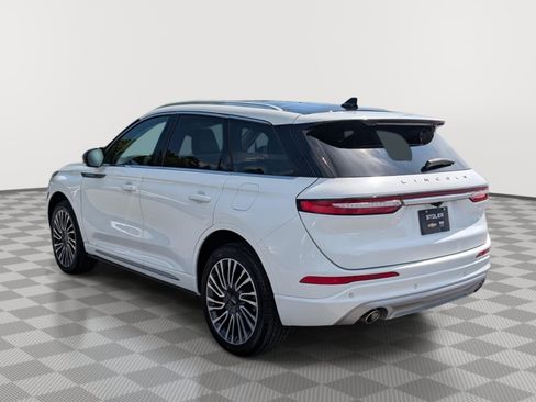 Used 2022 Lincoln Corsair AWD w/ Premium Package image 3