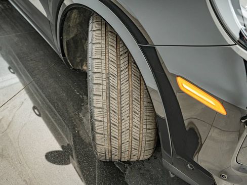 Certified 2025 Porsche Cayenne E-Hybrid Coupe AWD/4WD image 46