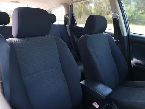 Used 2005 Toyota Matrix XR image 18