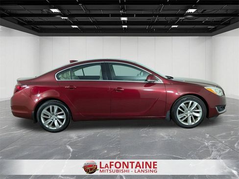 Used 2017 Buick Regal Premium w/ Driver Confidence Package #2 image 12