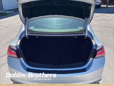 Used 2021 Chevrolet Malibu LT image 14