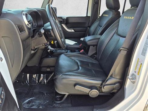 Used 2015 Jeep Wrangler Unlimited Sahara w/ Dual Top Group AWD/4WD image 15