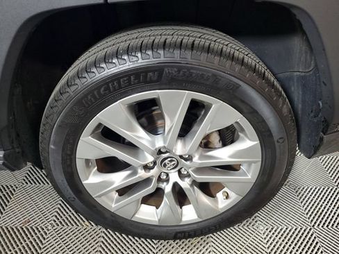 Used 2019 Toyota RAV4 Limited w/ Advanced Technology Package AWD/4WD image 11