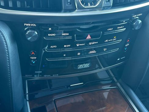 Used 2017 Lexus LX 570 4WD image 23