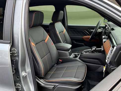 New 2025 GMC Canyon AT4 w/ Nightfall Edition image 11