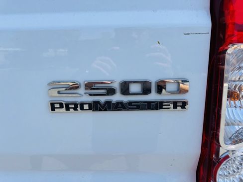 Used 2025 RAM ProMaster 2500 w/ Convenience Group FWD image 17