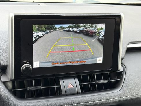 Used 2025 Toyota RAV4 XLE AWD/4WD image 30