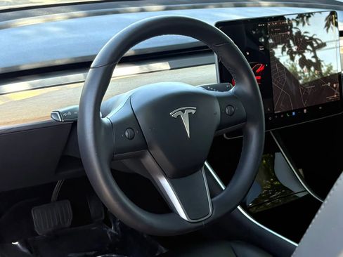 Used 2019 Tesla Model 3 Mid Range RWD image 13