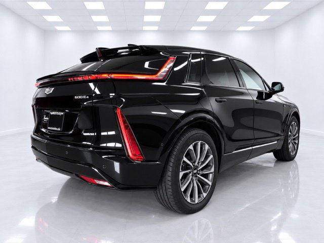 Used 2024 Cadillac Lyriq Sport AWD/4WD image 8